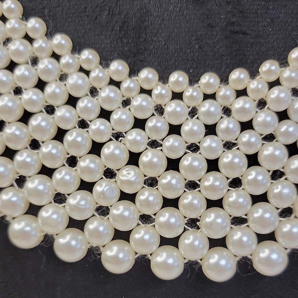 Hong Kong Stamped Pearl Bib Necklace - Picture 2 of 8